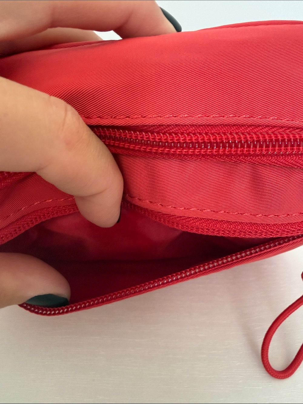 NWT - art class Red Nylon Crossbody Bag with Strap - Picture 5 of 5